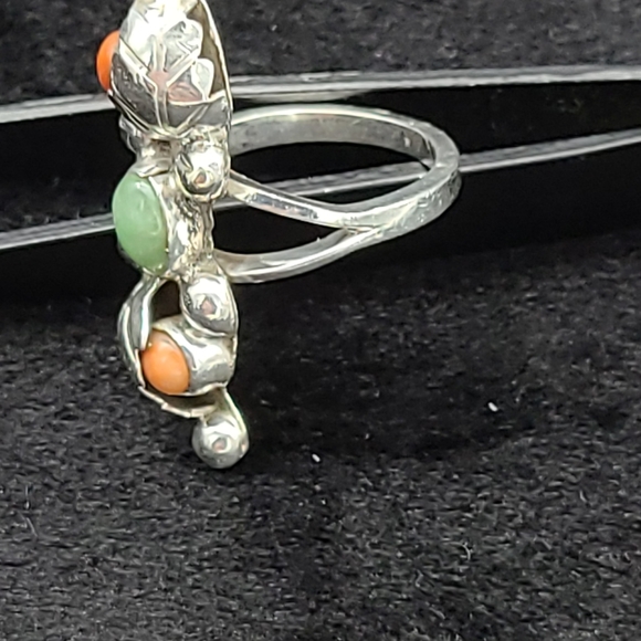 Vintage Native American Sterling Turquoise Coral Ring Leaf and Raindrops Design - Picture 6 of 11